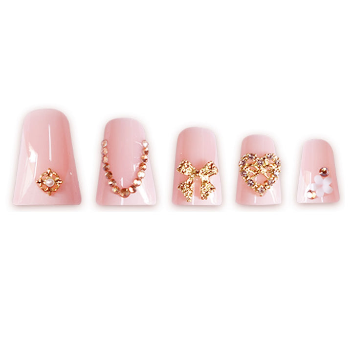Dekorative Stiletto Nagelkunst Karnz