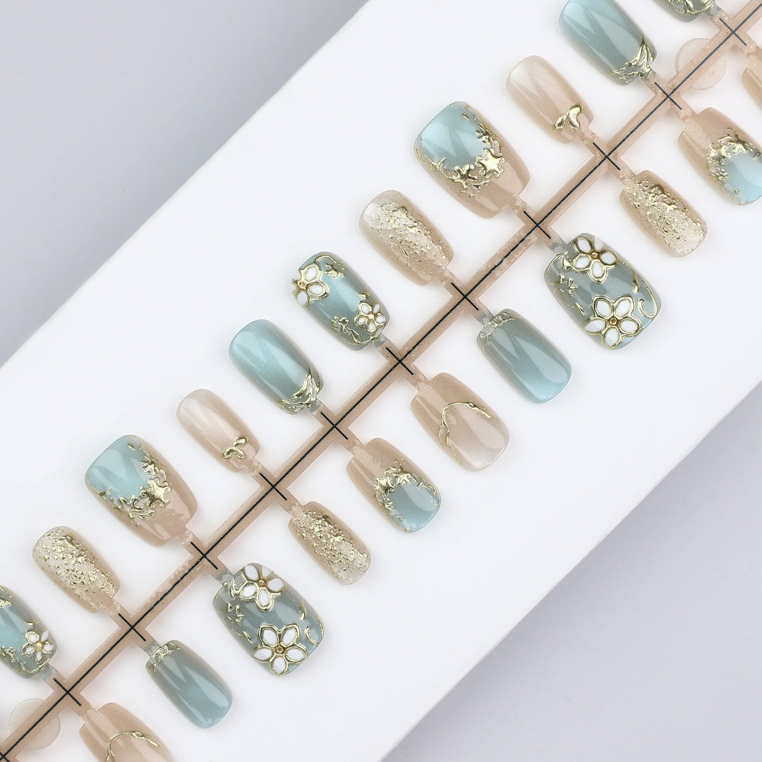 Dekoratives Floral Press-On Nagelset Karnz