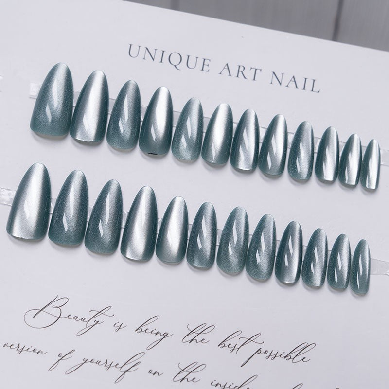 Künstlerisches Press-On Nagelset