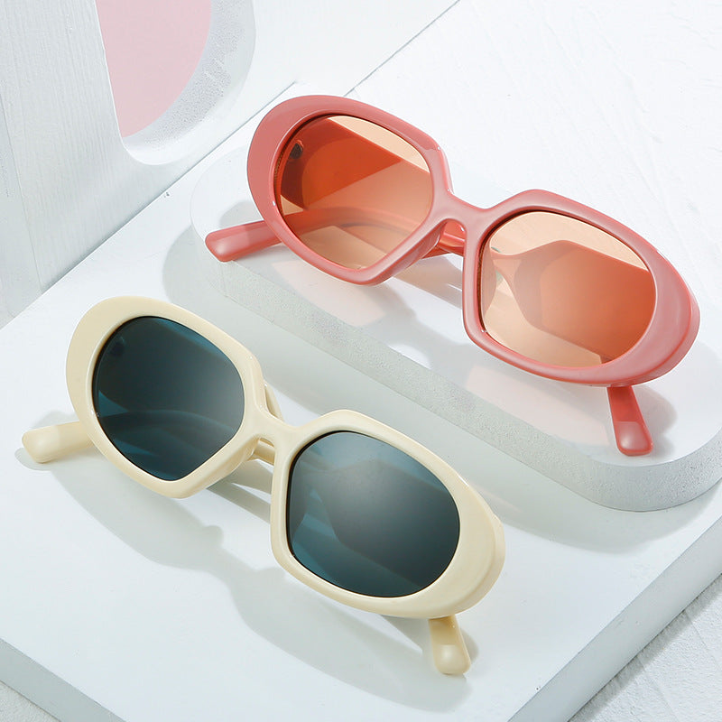 Damen modische Sonnenbrille mit einzigartigem Design und stylischem Logo Karnz