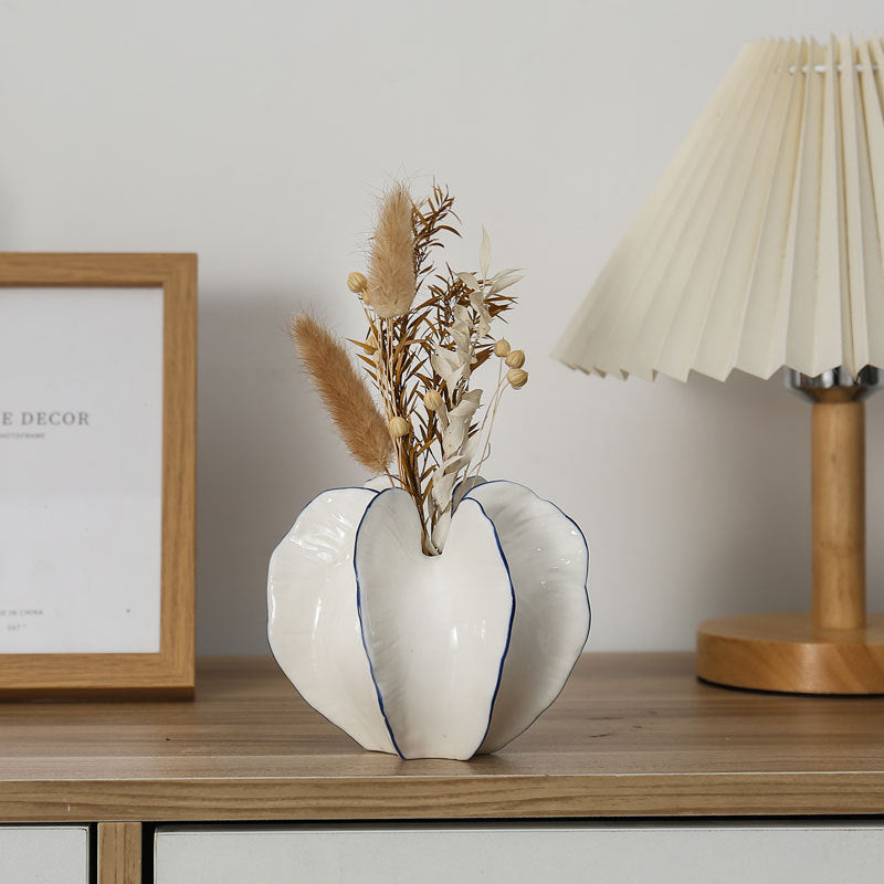 Dekorative Keramikschale im Blüten Design Karnz