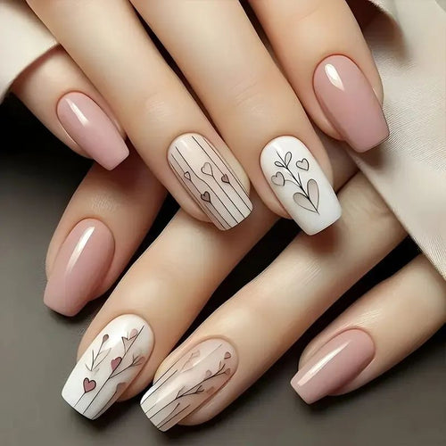 Elegante herzförmige Acryl-Nagelkunst Karnz
