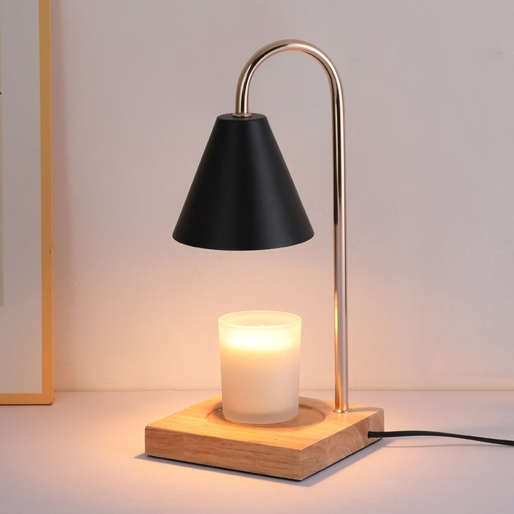 Moderne Tischlampe mit Kerzenhalter