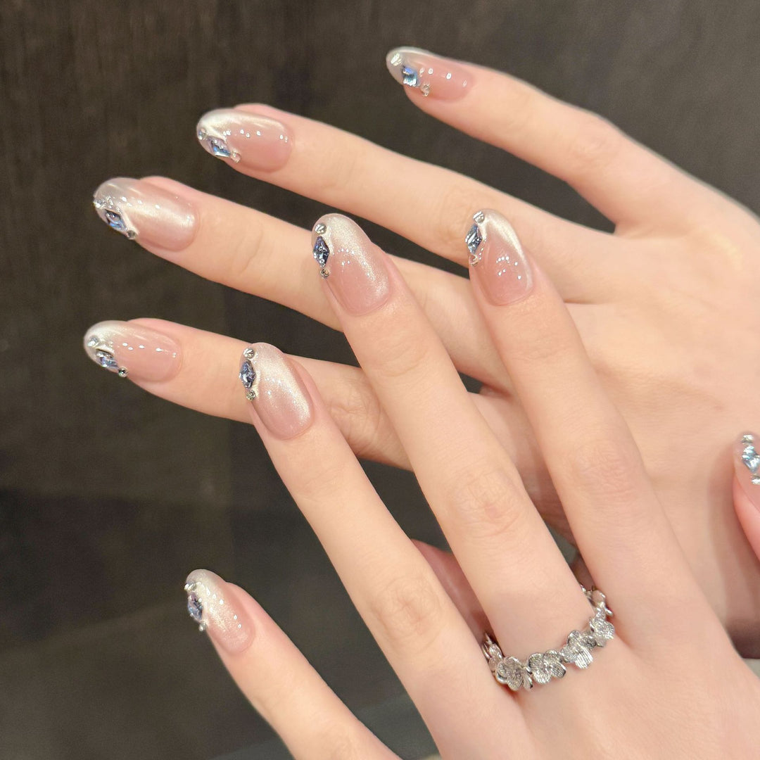 Elegantes Press-On-Nagelkunst-Set mit Strass-Akzenten