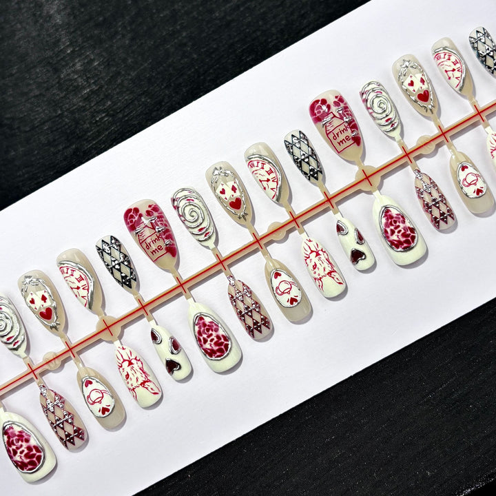 Künstlerisches fantasievolles Press-On-Nagelset