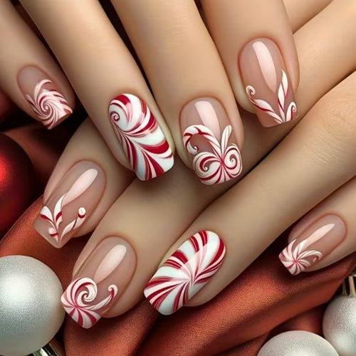 Künstlerisches Urlaubs-Nageldesign Karnz