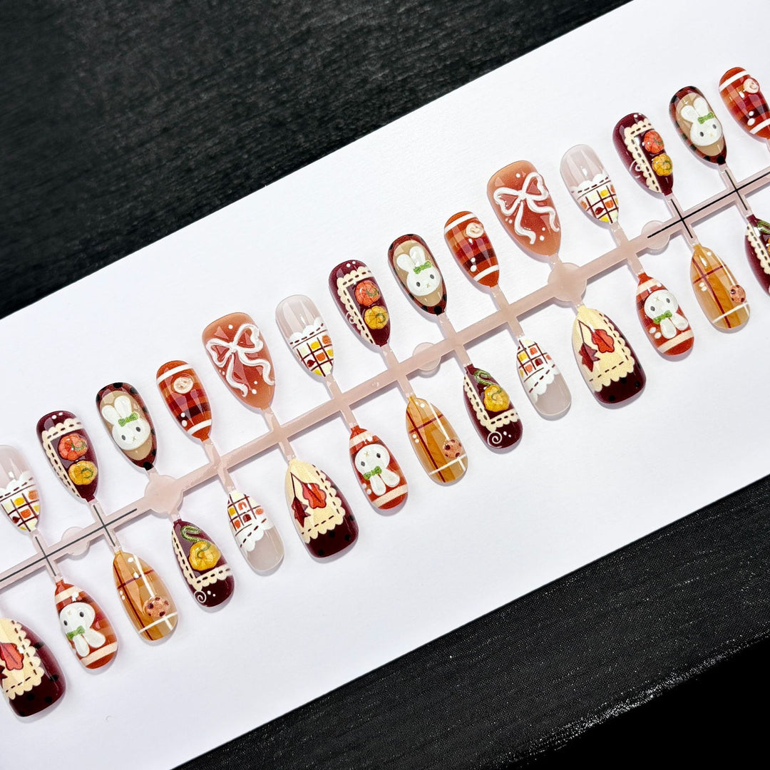 Festliches dekoratives Press-On-Nagelkunst-Set