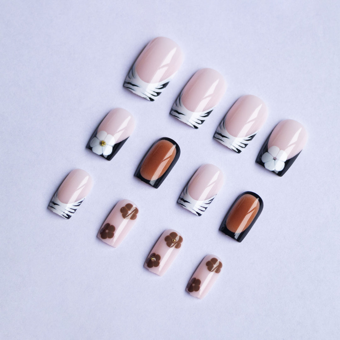 Blumen- und geometrisches Nagelkunstset
