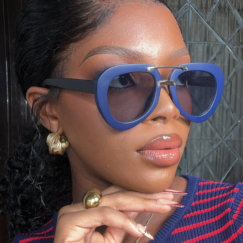 Damen extravagante Sonnenbrille im modernen Herzdesign Karnz