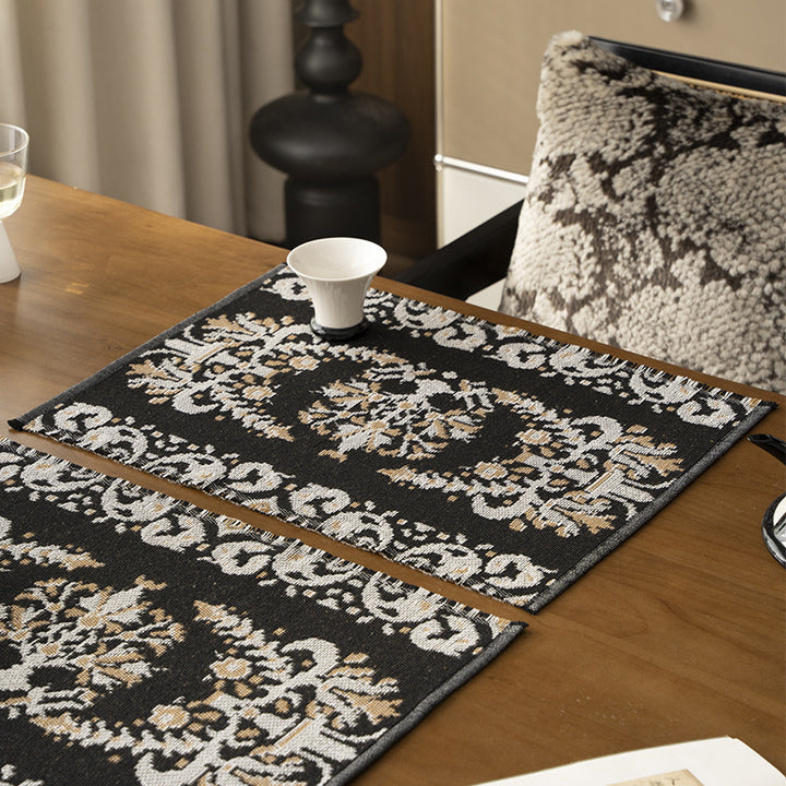 Wendbarer gewebter Teppichläufer mit ornamentaler Jacquard‑Struktur Karnz