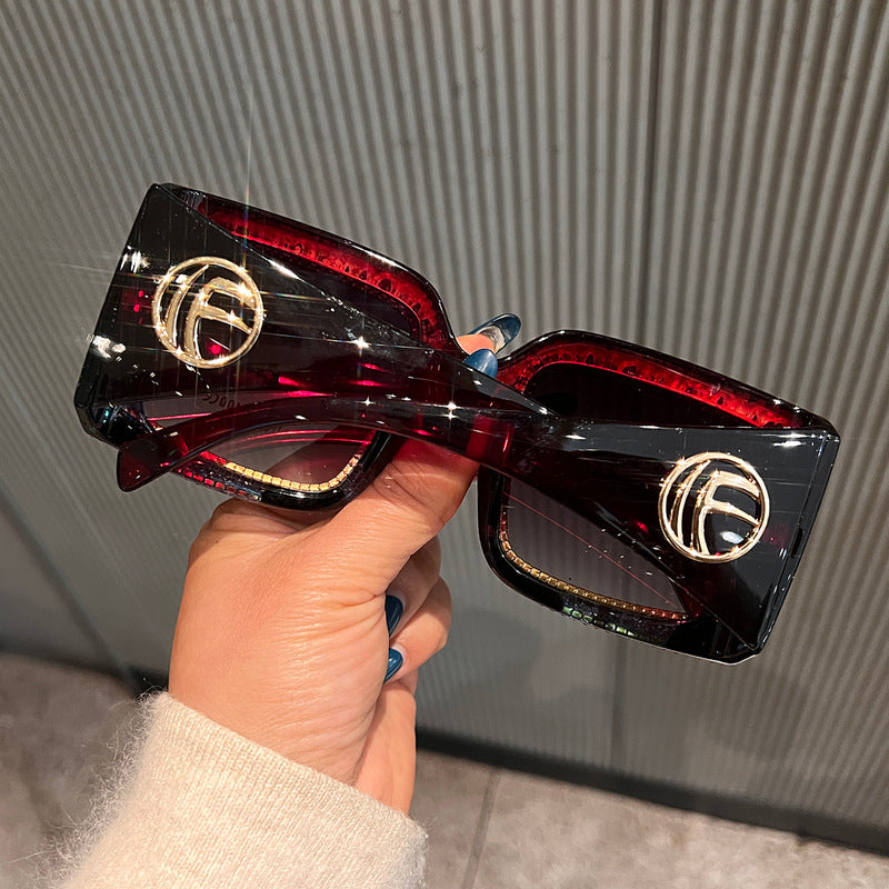 Damen Sonnenbrille mit strassverziertem Rahmen Karnz