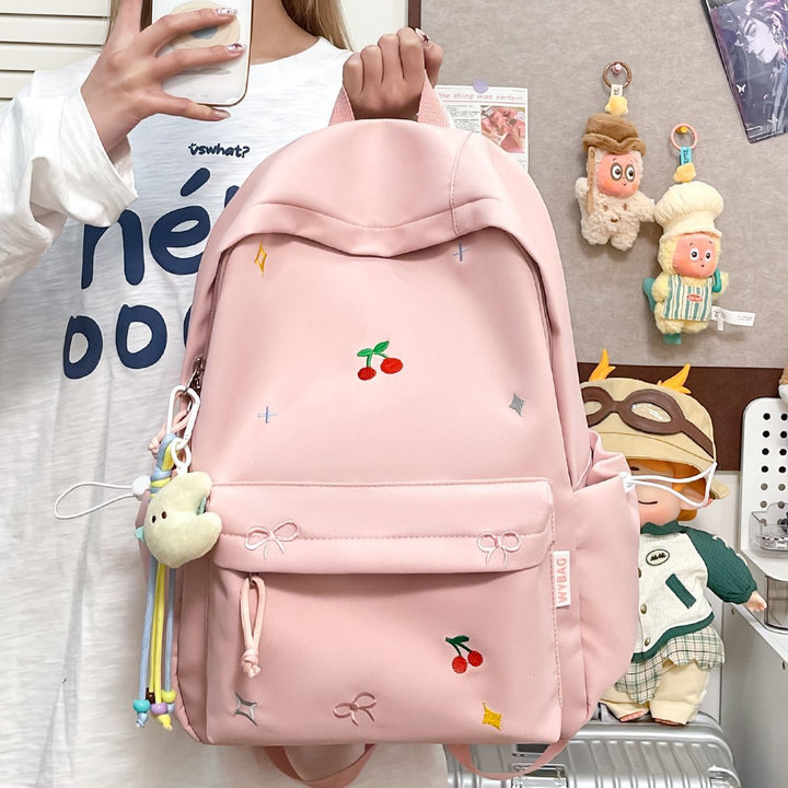 Verspielter Rucksack mit Stickereien Karnz