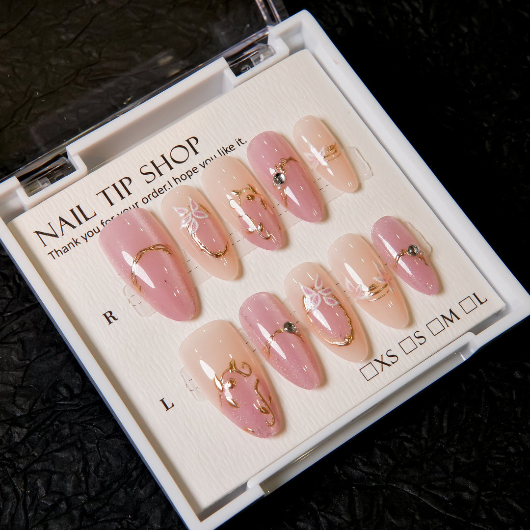 Dekorative Press-On Nageltips mit Blumenmustern