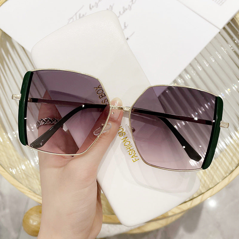 Damen Geometrische Sonnenbrille mit luxuriösem Metallrahmen Karnz