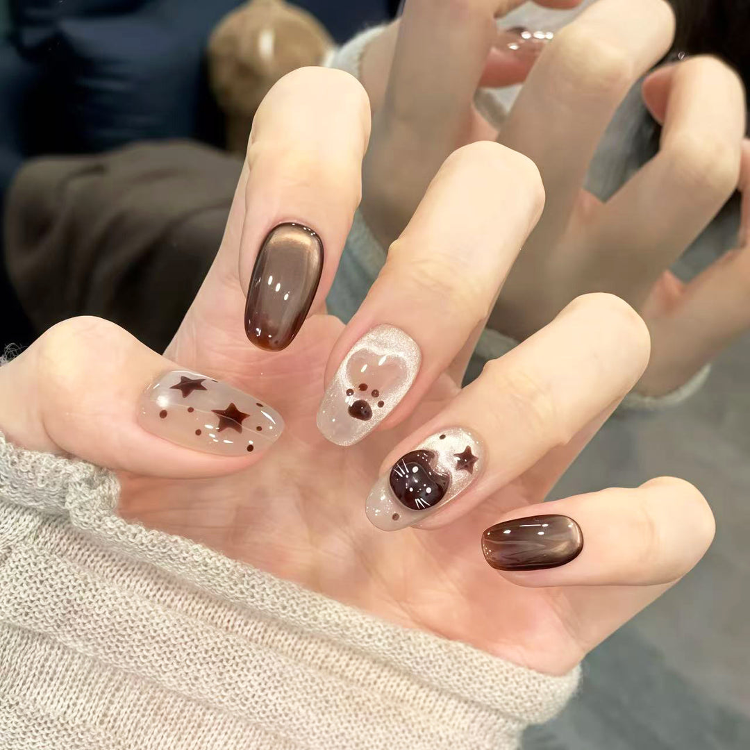 Dekoratives Press-On Nagelset mit verspielten Tierdesigns