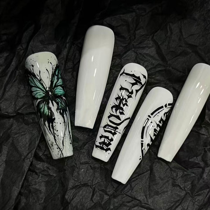Stylische Glitzerstern-Nagelkunst Karnz
