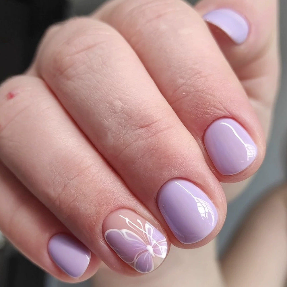 Elegante florale Gel-Nagelkunst Karnz