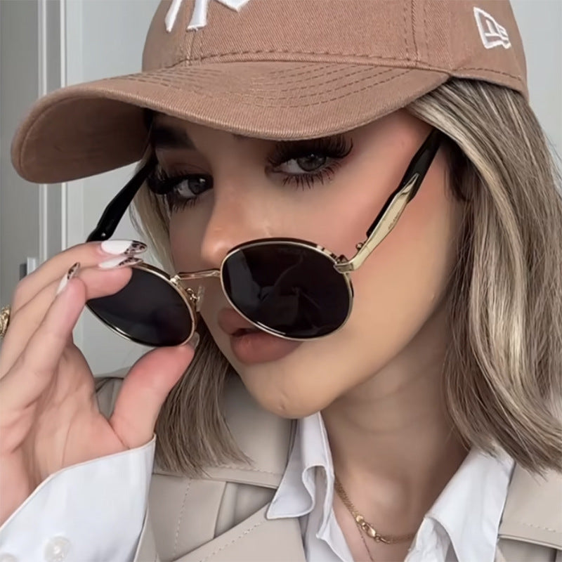 Damen runde Sonnenbrille mit elegantem, goldenen Rahmen und UV-Schutz Karnz