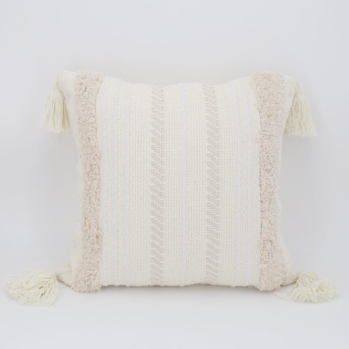 Quadratischer Boho-Kissenbezug mit handgewebter Struktur, Chenille‑Bordüren und Eckquasten Karnz