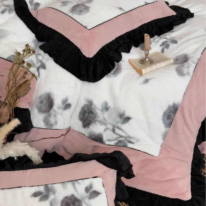 Bettgarnitur Aquarell-Blumenprint mit strukturierter Chenille-Front und kontrastierender Wellenkante