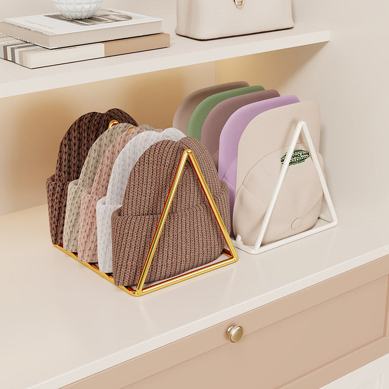 Dreieckiger Metall-Multi-Slot-Strickmütze und Beaniefächer-Rack