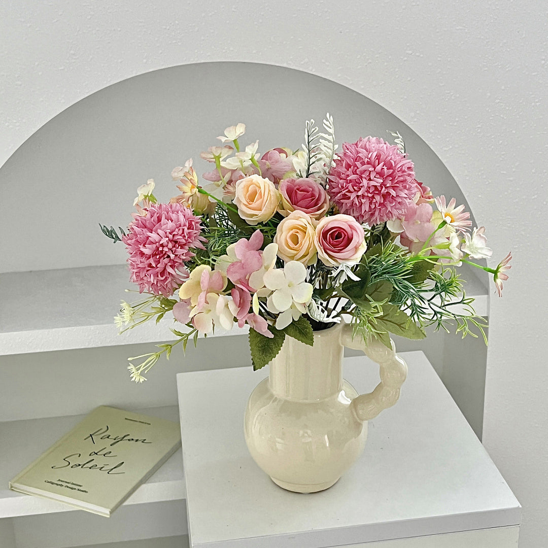 Dekorative Blumenstrauß Karnz