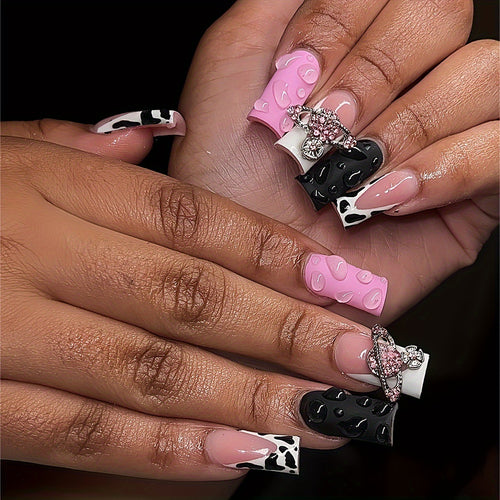 Dekorative 3D Press-On Nagelkunst mit Edelsteinakzenten Karnz