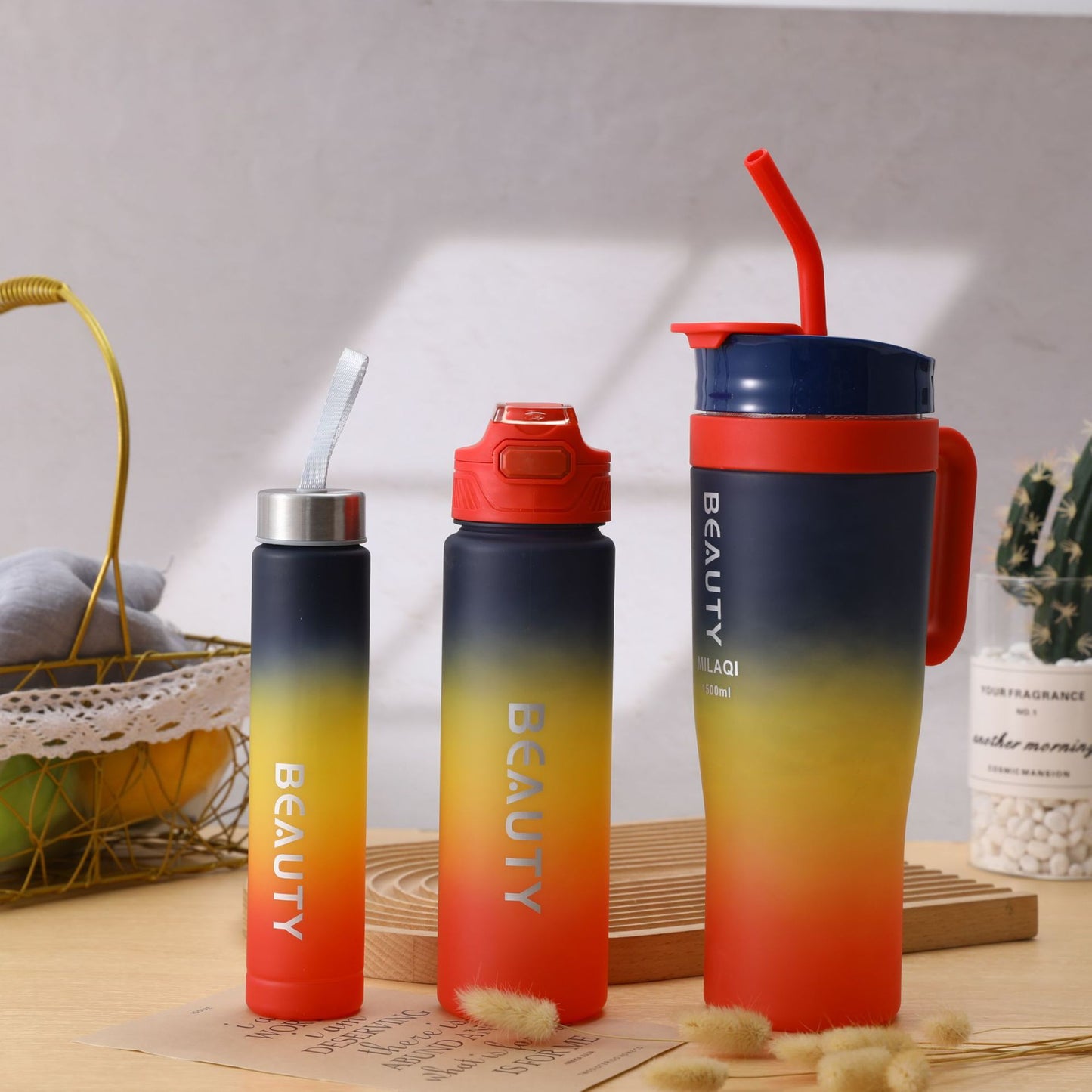 Damen stilvolle und praktische Wasserflasche mit Motiv und Zeitmarkierung Karnz