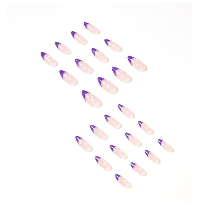 Kunstvolle Stiletto-Nägel mit Glitzer-Design Karnz