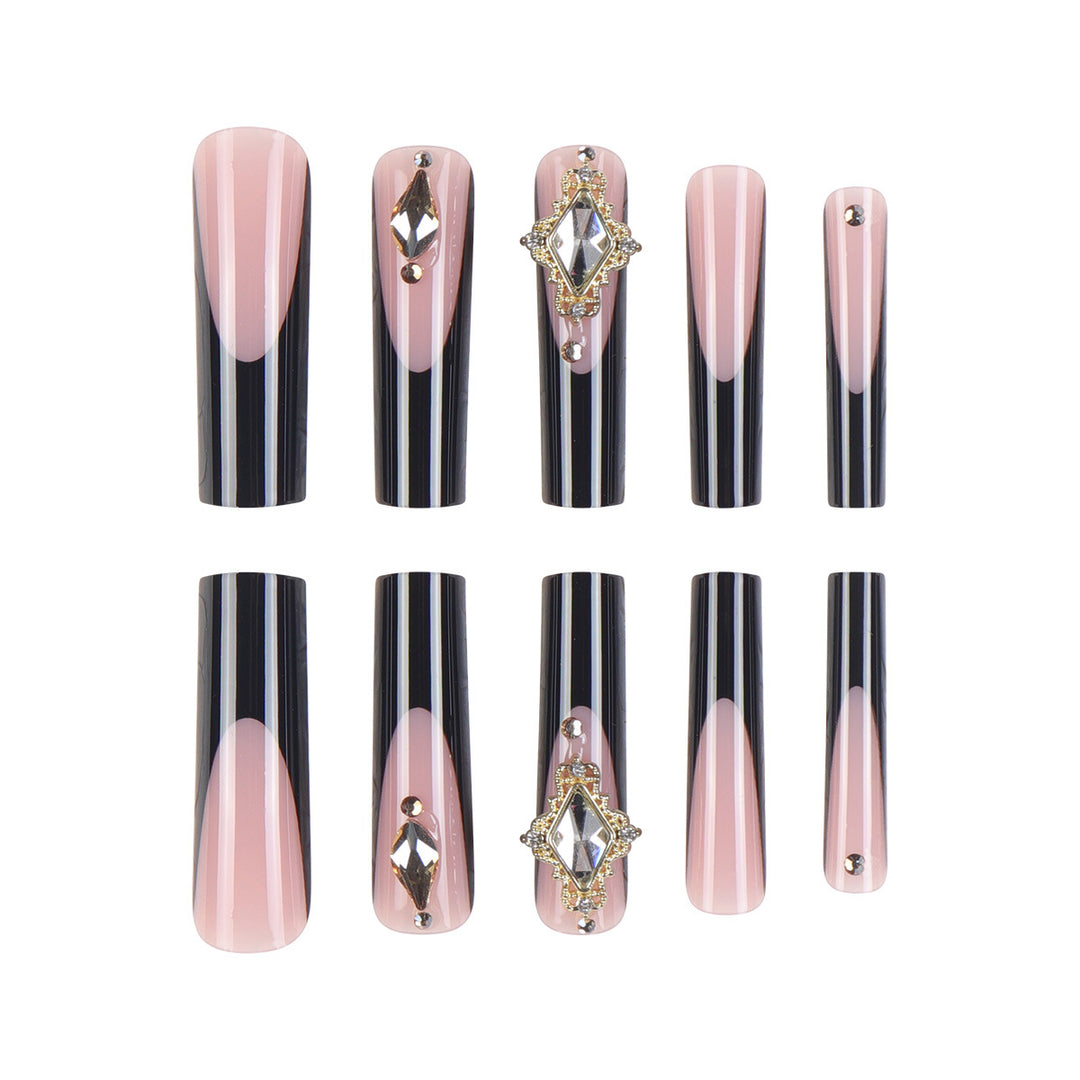 Elegante Stiletto Druck-Nagelverlängerungen mit dekorativen Juwelen Karnz