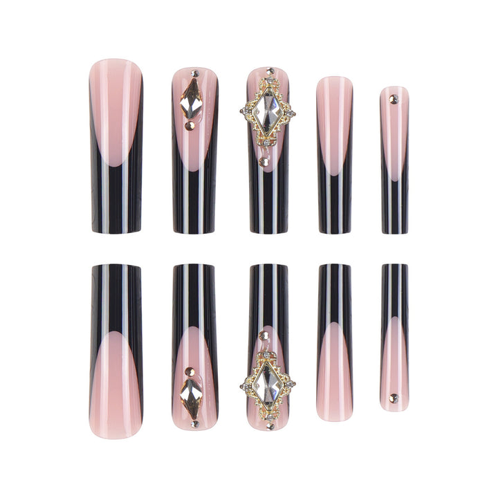 Elegante Stiletto Druck-Nagelverlängerungen mit dekorativen Juwelen Karnz
