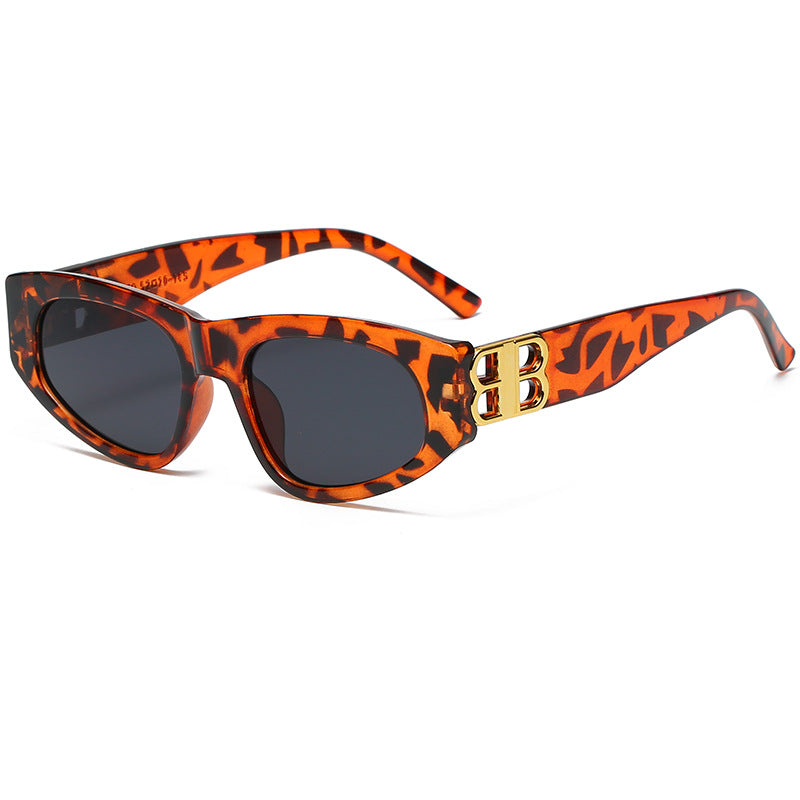 Damen Designer-Sonnenbrille mit luxuriösen Rahmenakzenten Karnz