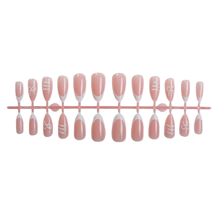 Künstlerisches Press-On-Nagelset mit eleganten Designs Karnz