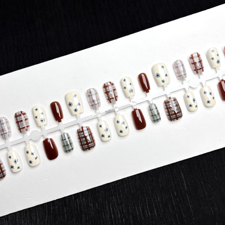 Dekorativer Press-On Nagelset 1790745746