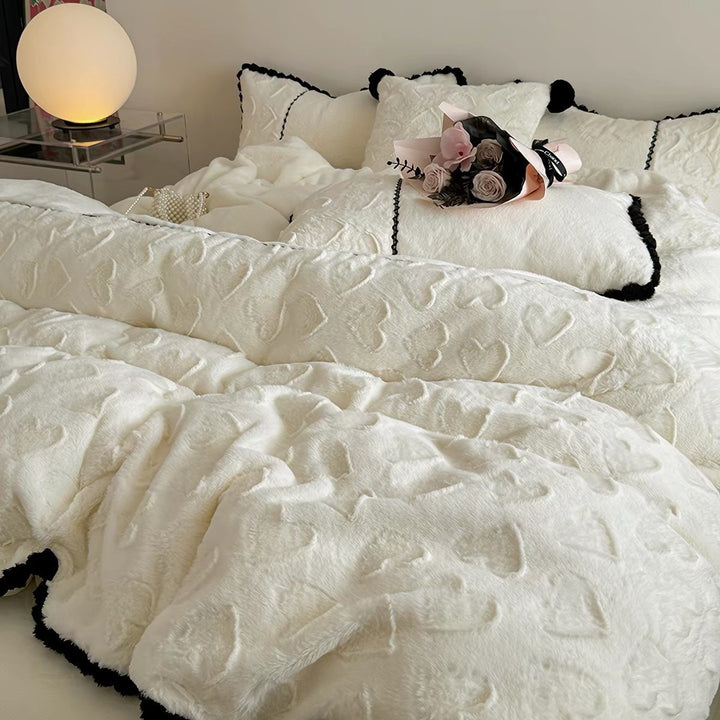 Plüsch Herz-Prägung Faux-Sherpa Bettbezug Set mit kontrastierenden Rüsche Trim
