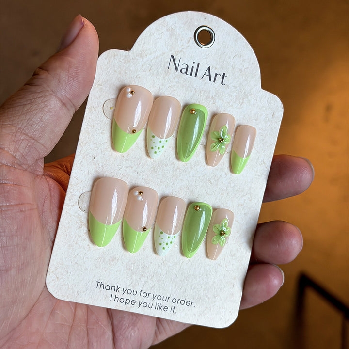 Natur-inspiriertes Press-On Nagelkunst-Set Karnz
