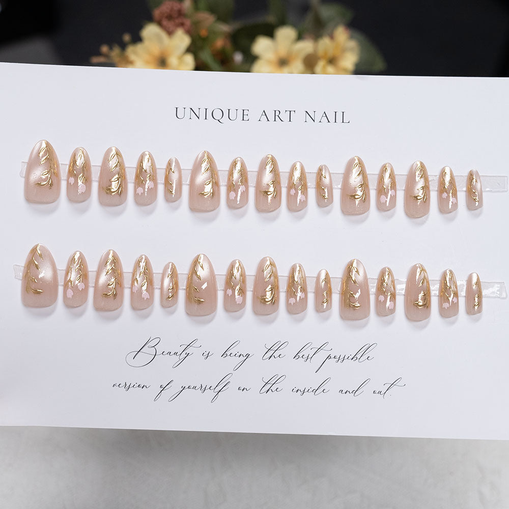 Elegante dekorative Nagelkunst