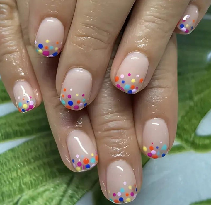Bunte Gepunktete Nail Art Verbesserungen Karnz