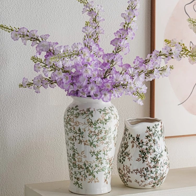 Handgefertigte Keramikvase mit floralen Motiven Karnz