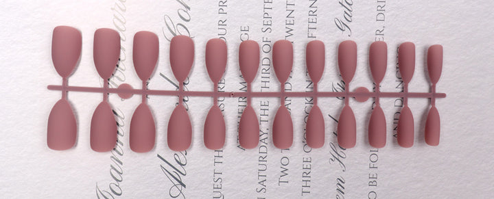 Stiletto Press-On Nail Set Karnz