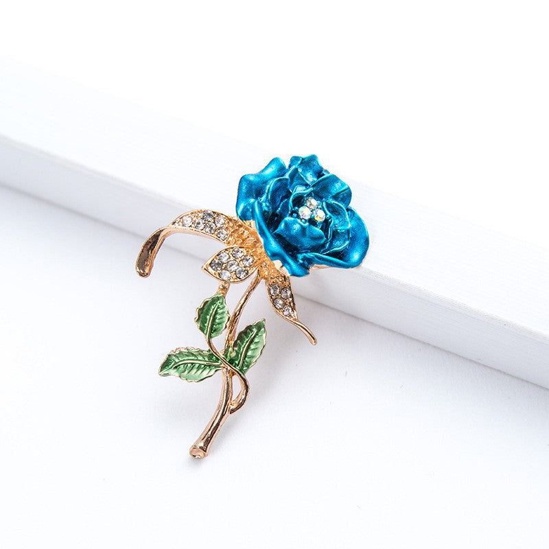 Eleganter Blumenschmuck mit Kristallen Karnz