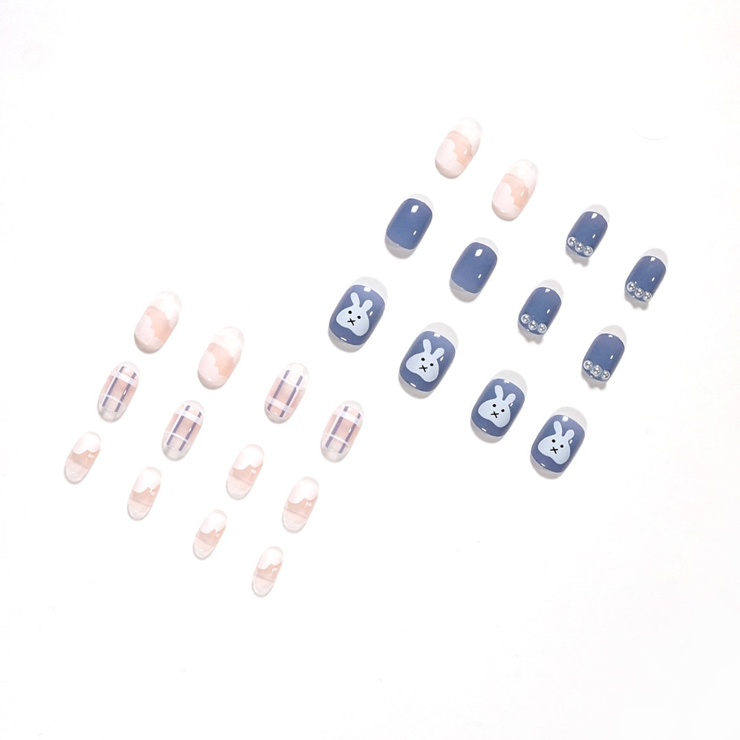 Kunstvolle Nagelkunst mit Tiermotiv Karnz