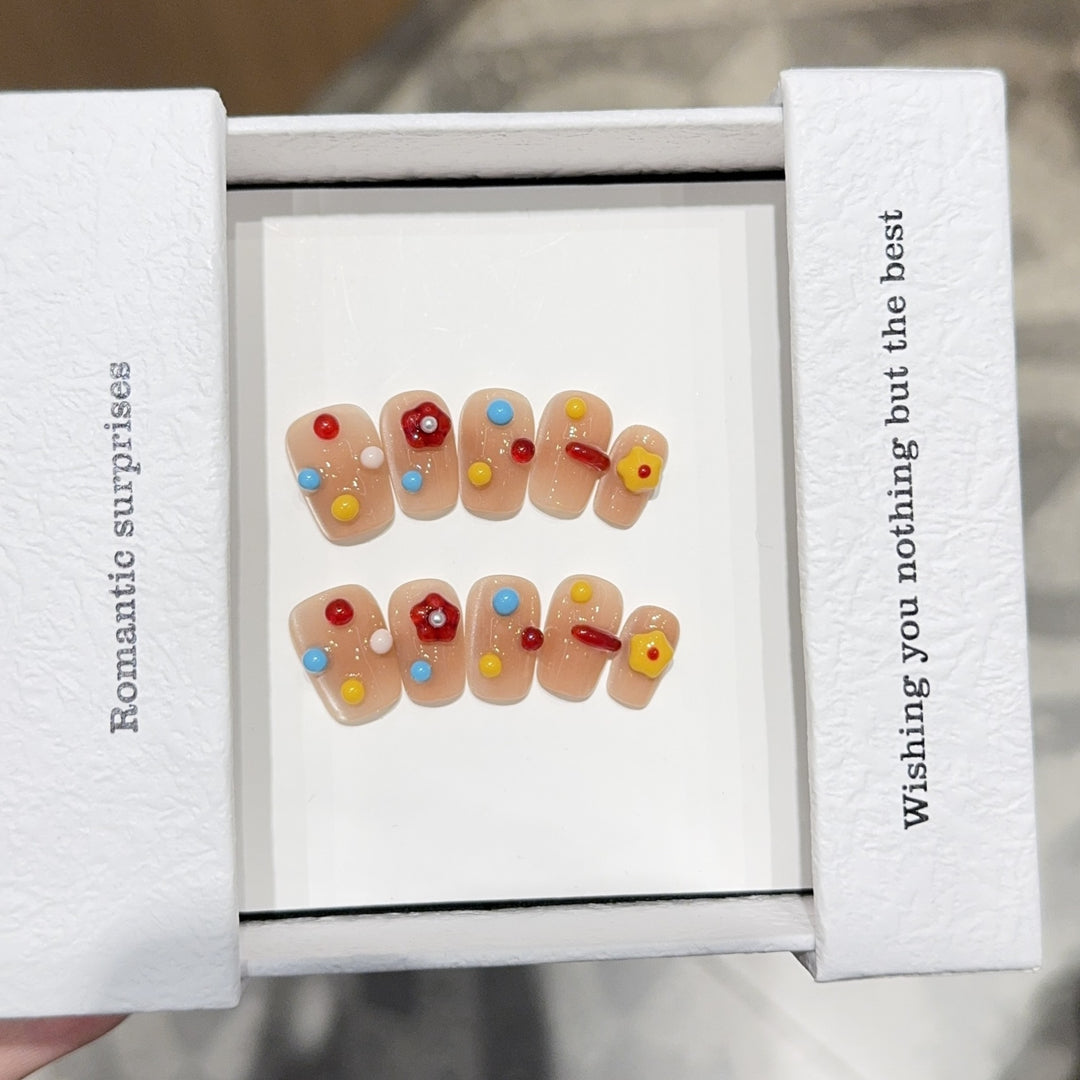 Kunstnägel mit Bunten 3D-Akzenten Karnz