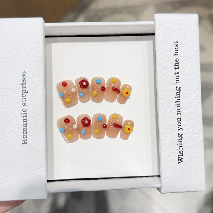 Kunstnägel mit Bunten 3D-Akzenten Karnz