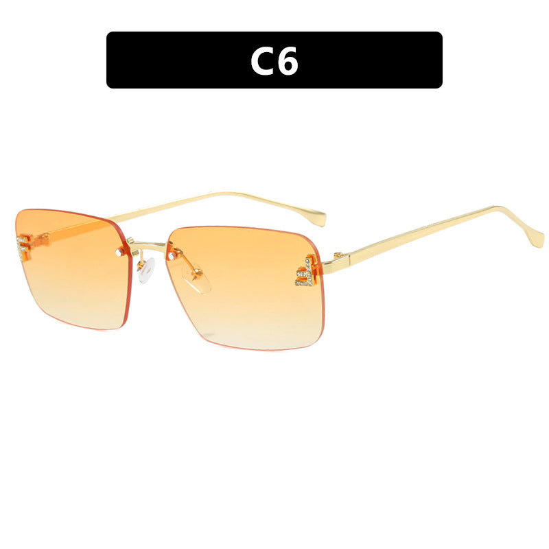 Damen quadratische Sonnenbrille mit elegantem goldenen Rahmen und stylishen Gläsern Karnz