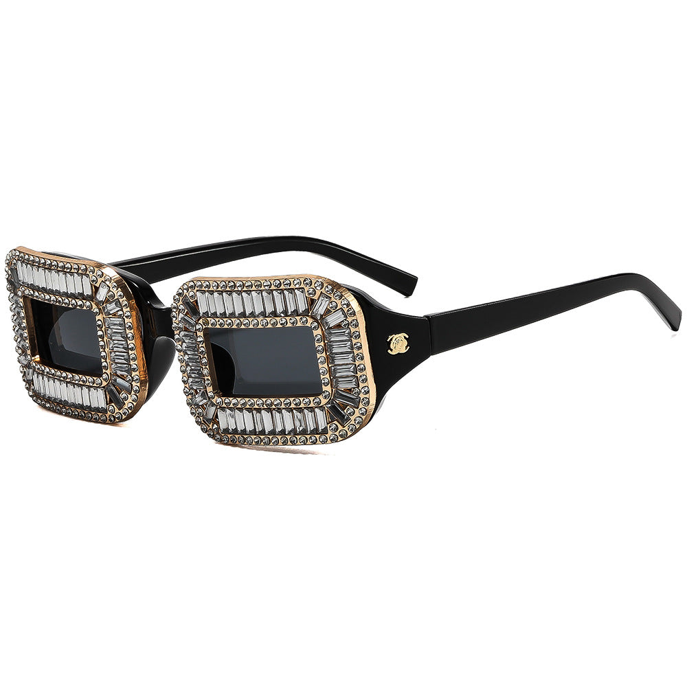 Damen Designer-Sonnenbrille mit extravaganten Nietenverzierungen Karnz