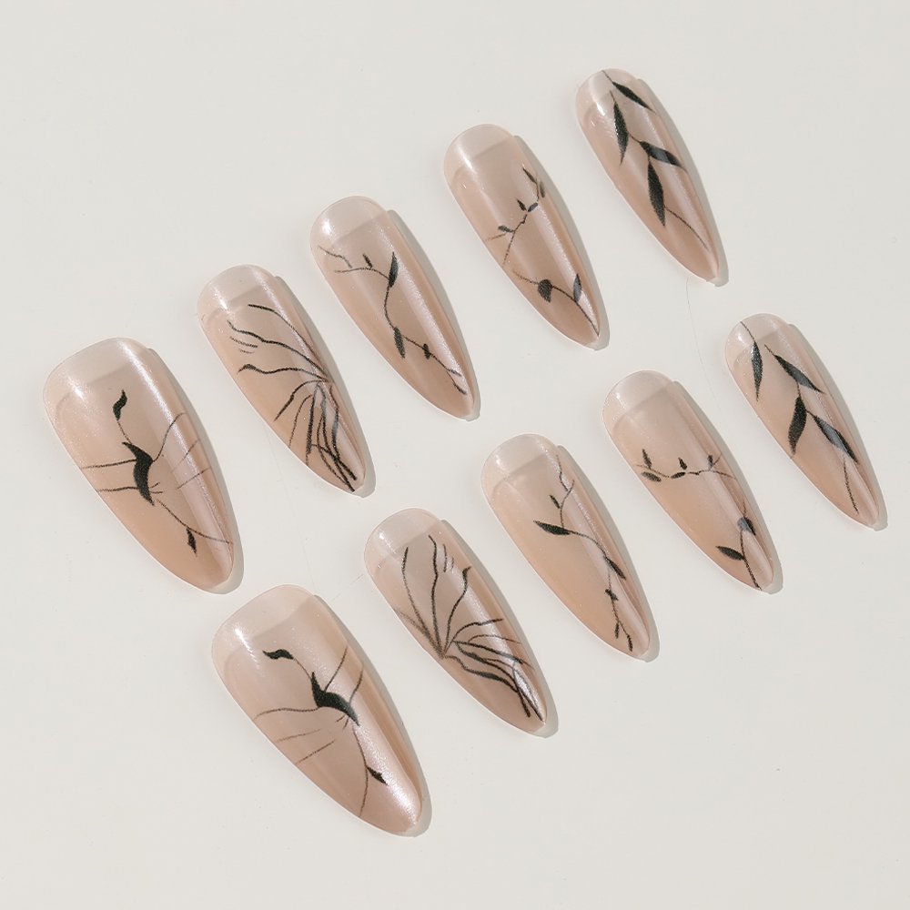 Dekorative Nagelkunst Karnz