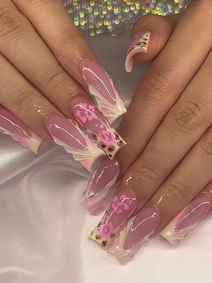 Floral Acrylnagelvergrößerungen Karnz