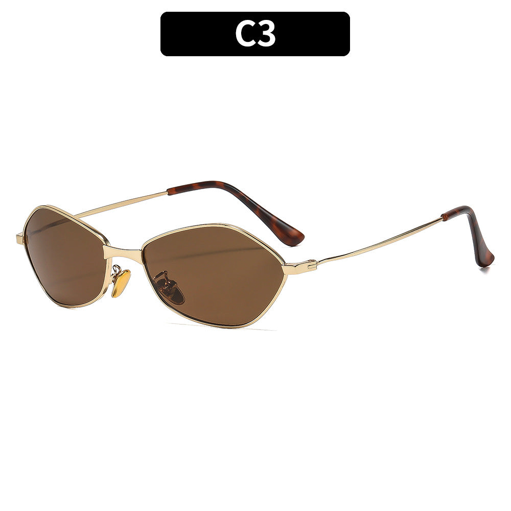 Skulpturale Winkelsonnenbrille