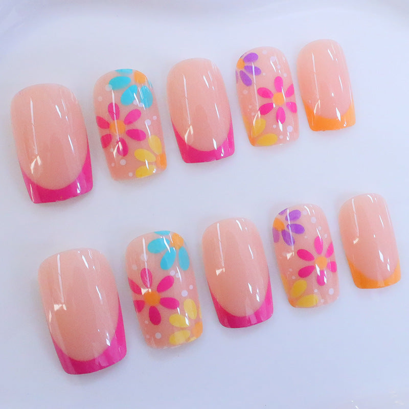 Kreatives Florales Acryl-Nageldesign Karnz
